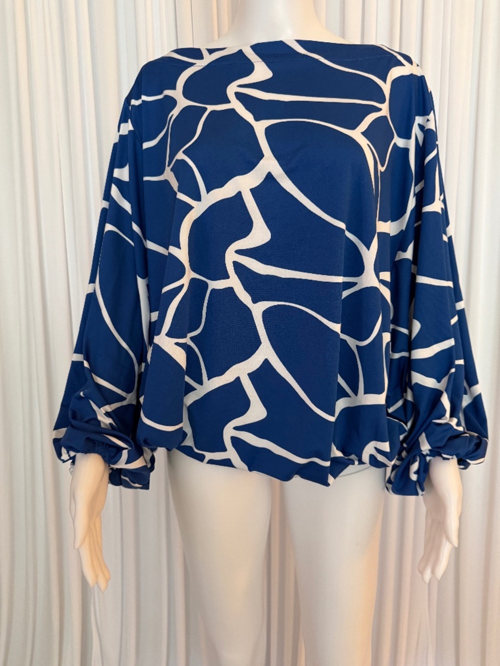 NWT Coldesina Blue Abstract Print Batwing Dolman Sleeve Top L